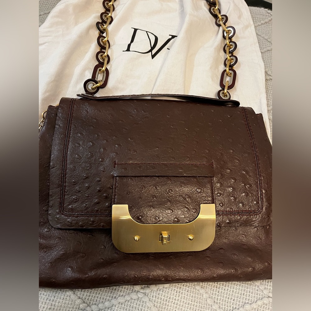 DVF Harper Leather Daybag in burgundy - Picture 3 of 5